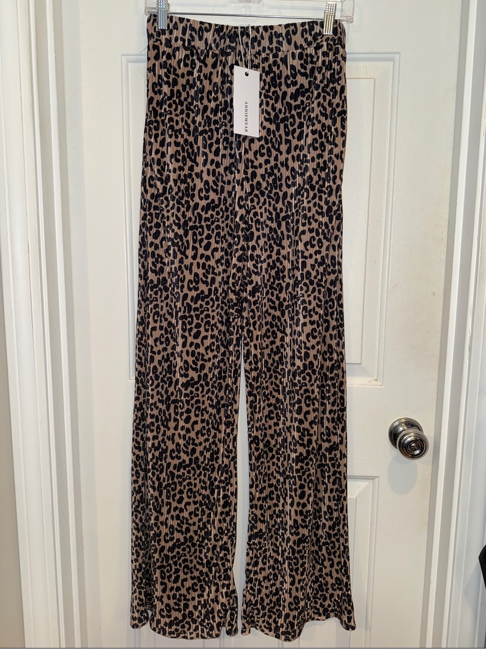 Anniewear Leopard Print Wide-Leg Pants